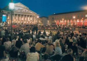 Bayrische Staatsoper in München Aussenaufnahme der Münchner Opernfestspiele